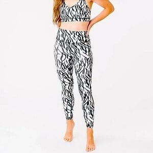 {Zyia} "Safari Pocket Brilliant Hi Rise 7/8" Zebra Print Skinny Tights Leggings